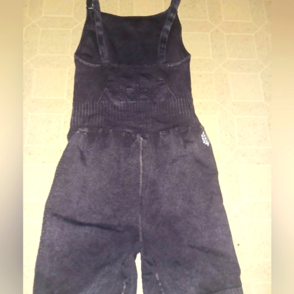 FREE PEOPLE FP MOVEMENT XS/S  BLACK GOOD KARMA RUNSIE ONESIE EXC SHAPE $128